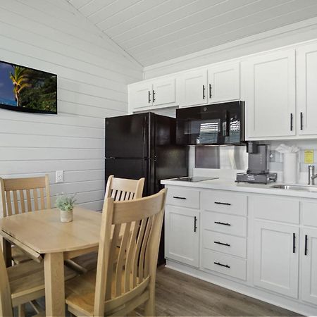 Tiny Home- Walk To The Ocean Bolivar Peninsula Exterior photo